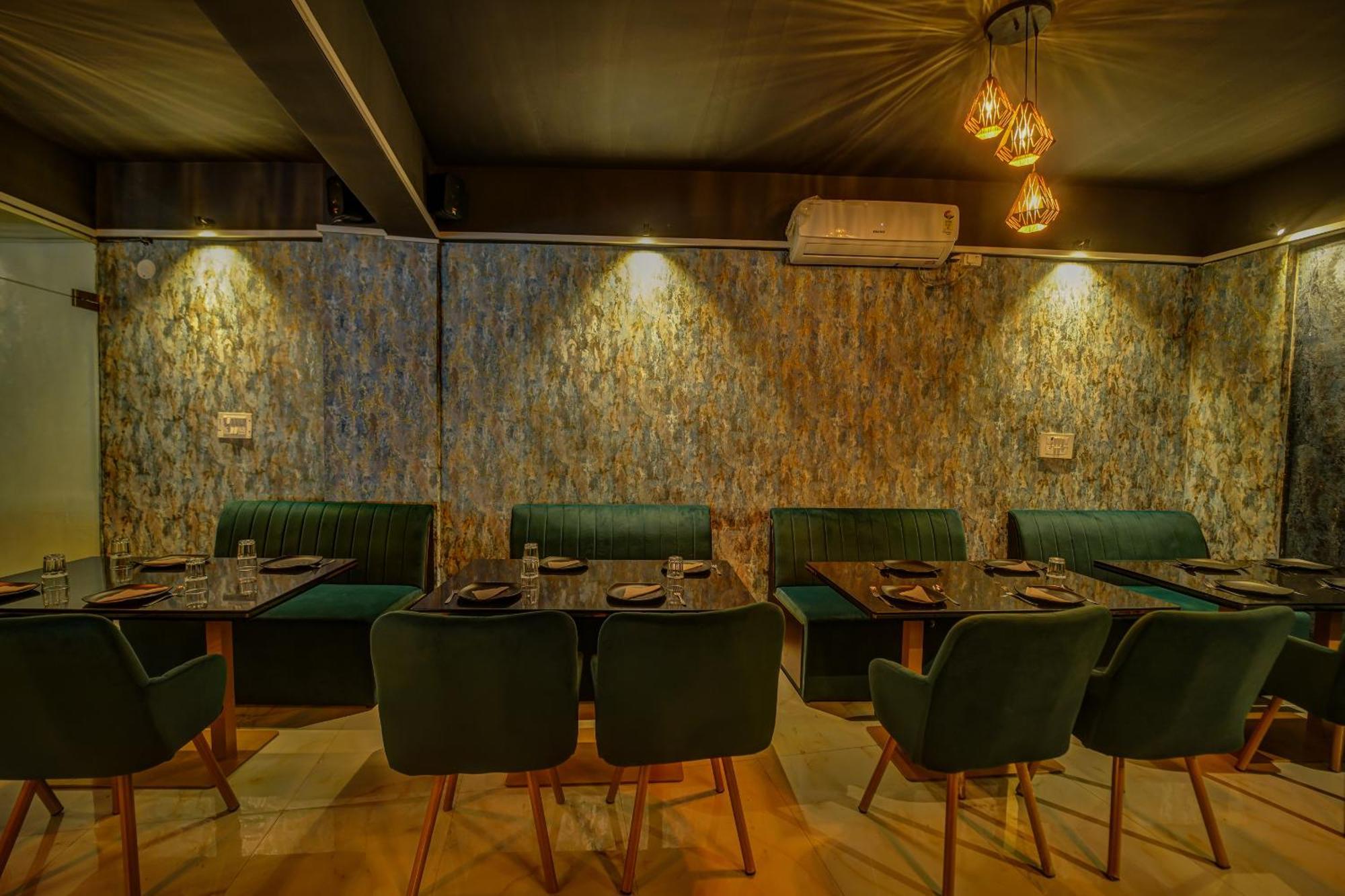 The Emerald Inn Bangalore Exterior photo